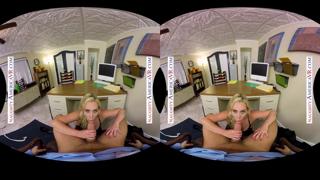 Blonde babe Mia Maulkow blows big boss, keeps it in the office
