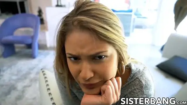 Seductress girlfriend Claims My Virginity with Her Massive Cock🌭