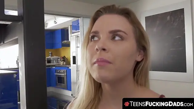 girlfriend bounces seductively on cock🍆 from behind