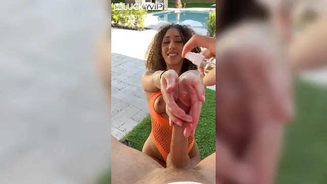 Dark-haired gem Kira Perez gives masterclass oral😜 pleasure