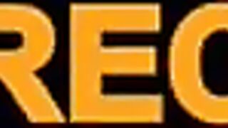 OMG! Mijn geile stiefmoeder houd van plagen en speelt met dikke lul over clit en in kutje kreunen