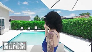 MOFOS - Lysagna Del Ray Deepthroats JMac’s Thick Cock Poolside And Gets Her Face Covered In Cum